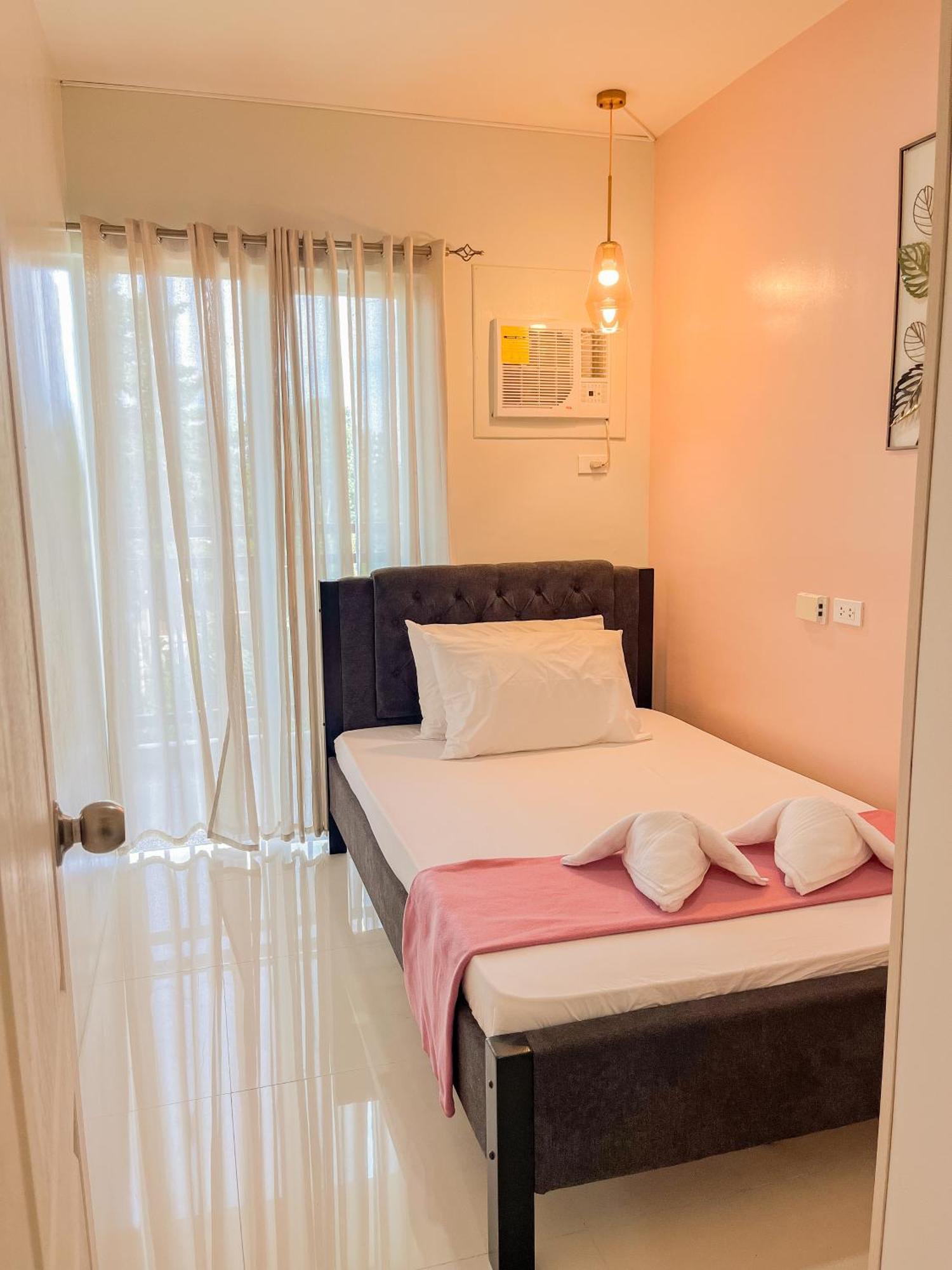 2 Bedroom And Studio Apartments With Private Pool And Gym In Vista Manors Verdant Puerto Princesa Dış mekan fotoğraf
