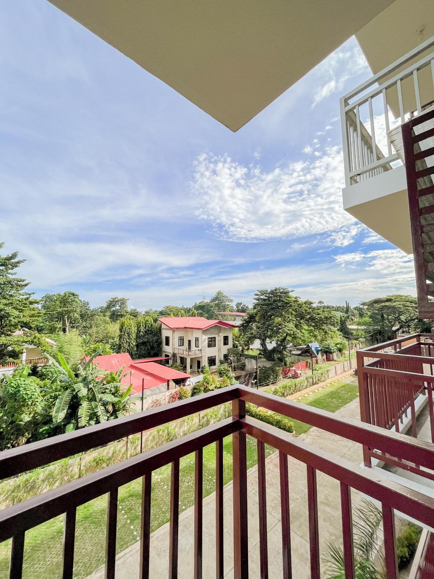 2 Bedroom And Studio Apartments With Private Pool And Gym In Vista Manors Verdant Puerto Princesa Dış mekan fotoğraf