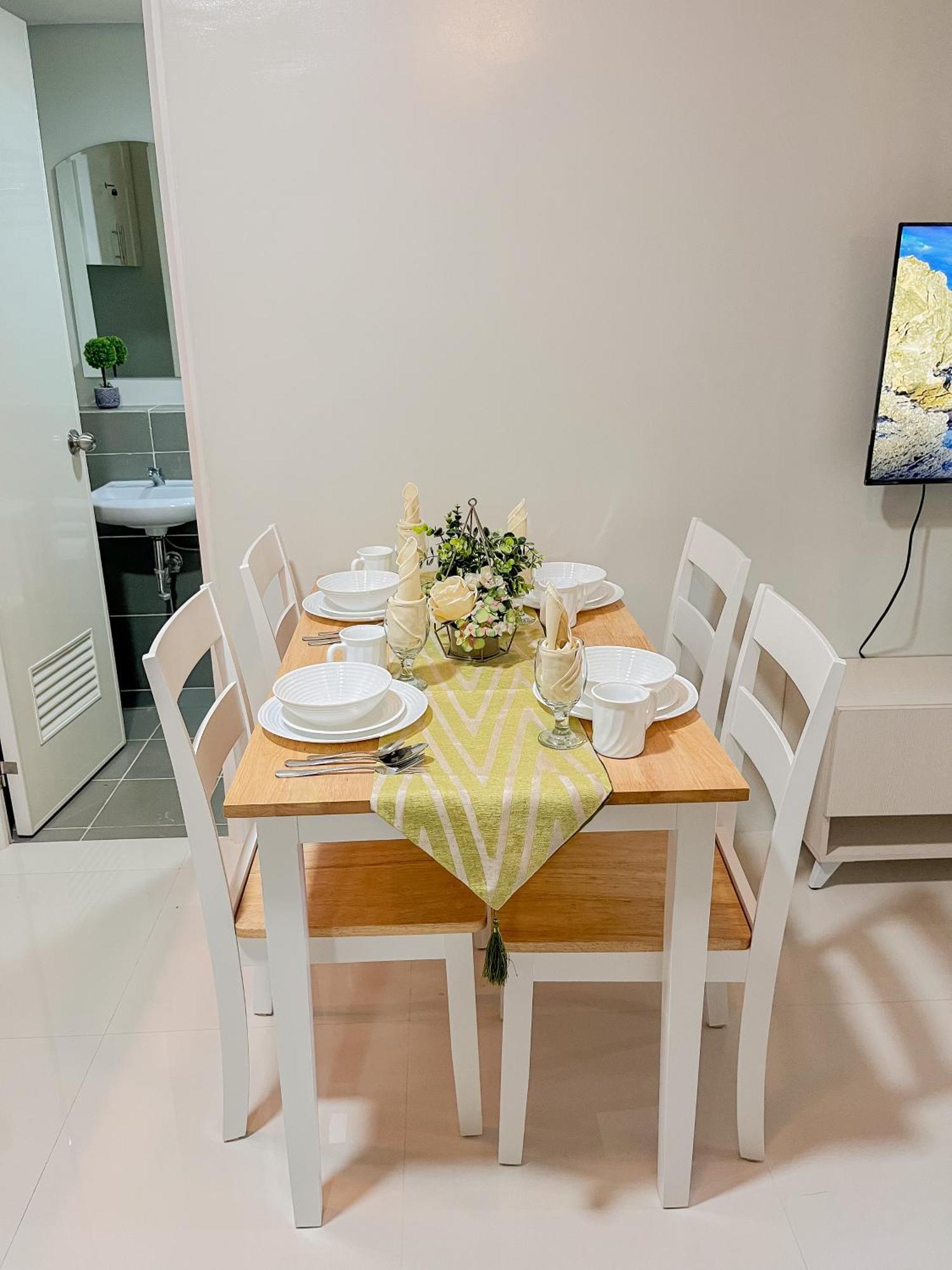 2 Bedroom And Studio Apartments With Private Pool And Gym In Vista Manors Verdant Puerto Princesa Dış mekan fotoğraf